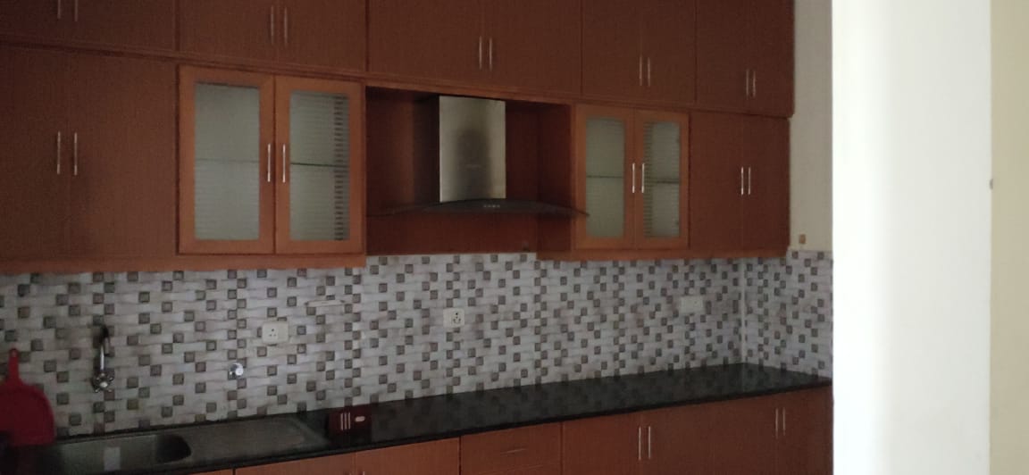 1290 sqft 2BHK flat for sale at Thripunithura market road.