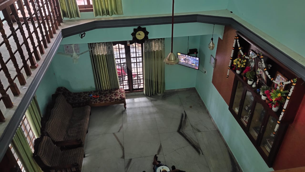 7 cent plot with 2250 sqft 4 Bhk(3 attached) house for sale at Nettoor.
