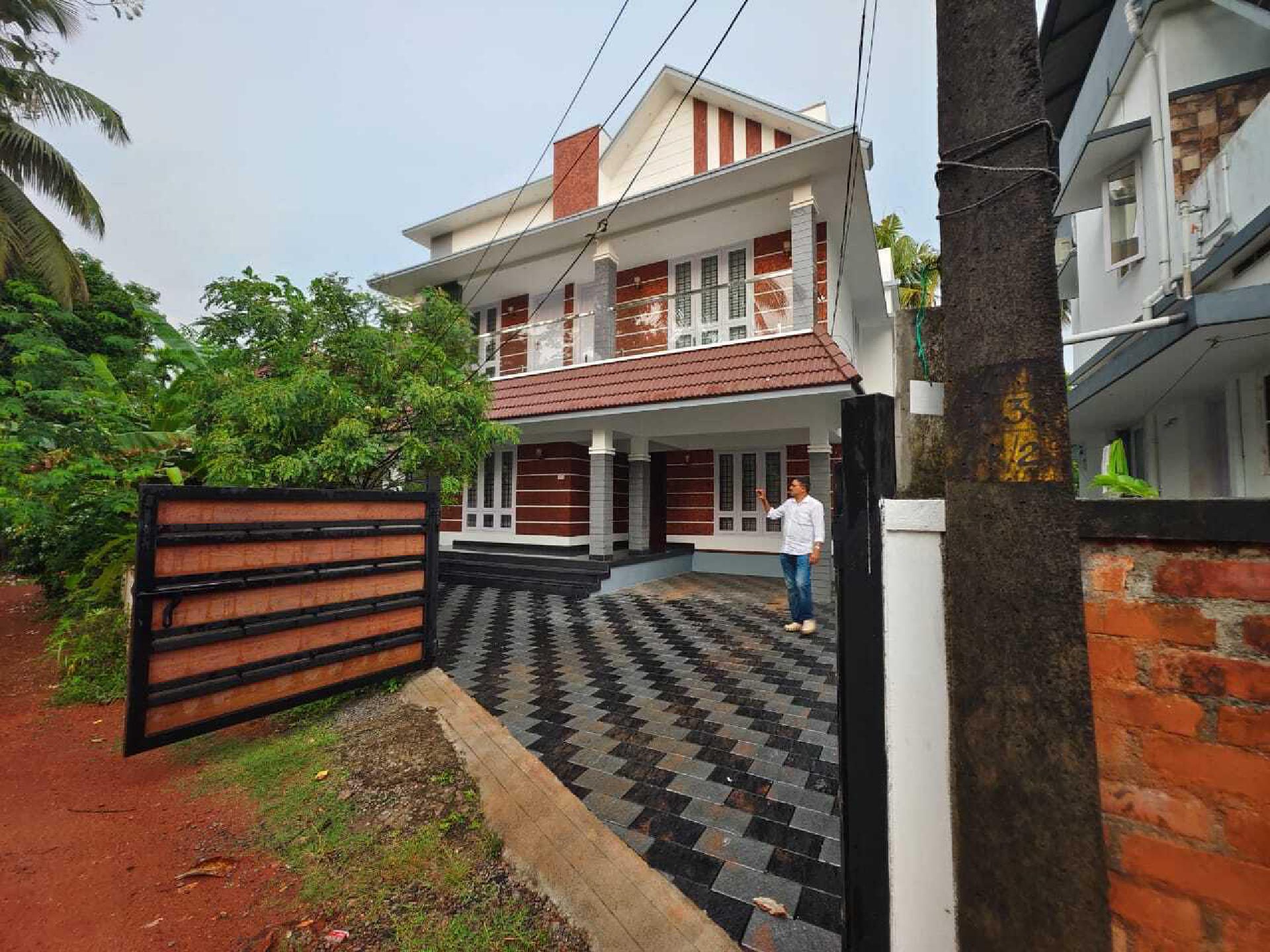 Independent House for Sale at Eroor