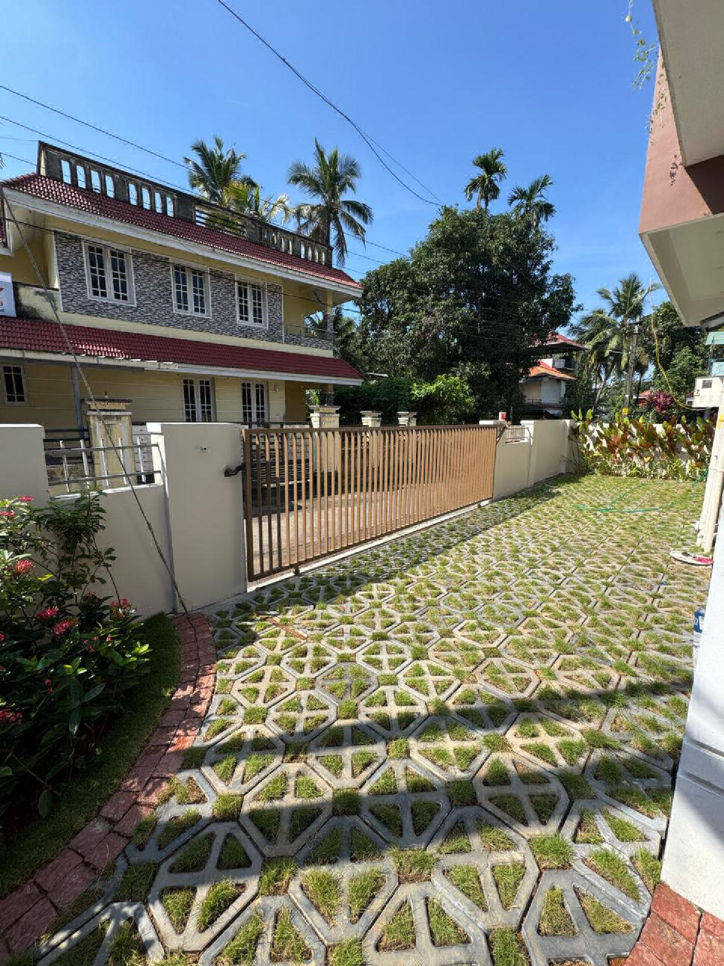 5 cent plot with 2300 sqft semi furnished 4 bhk New villa for sale at Puthiyakavu.