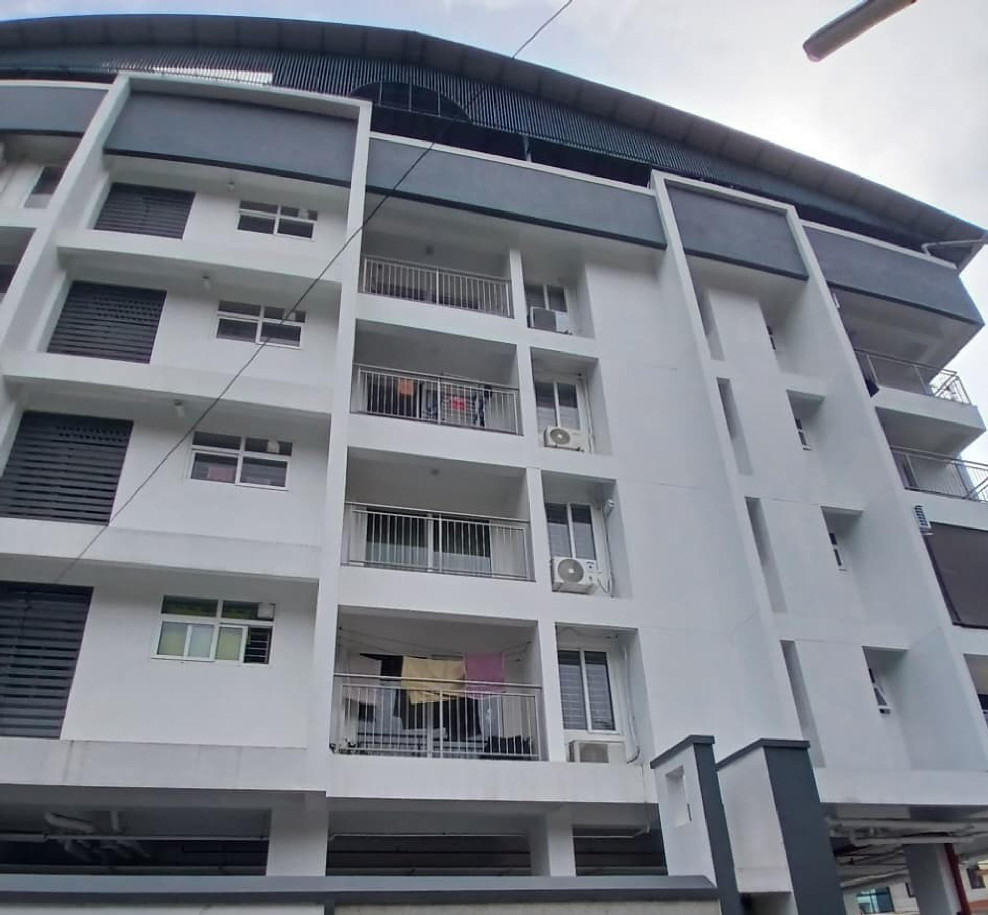 1500 sqft 3 bhk flat for sale at Eroor.
