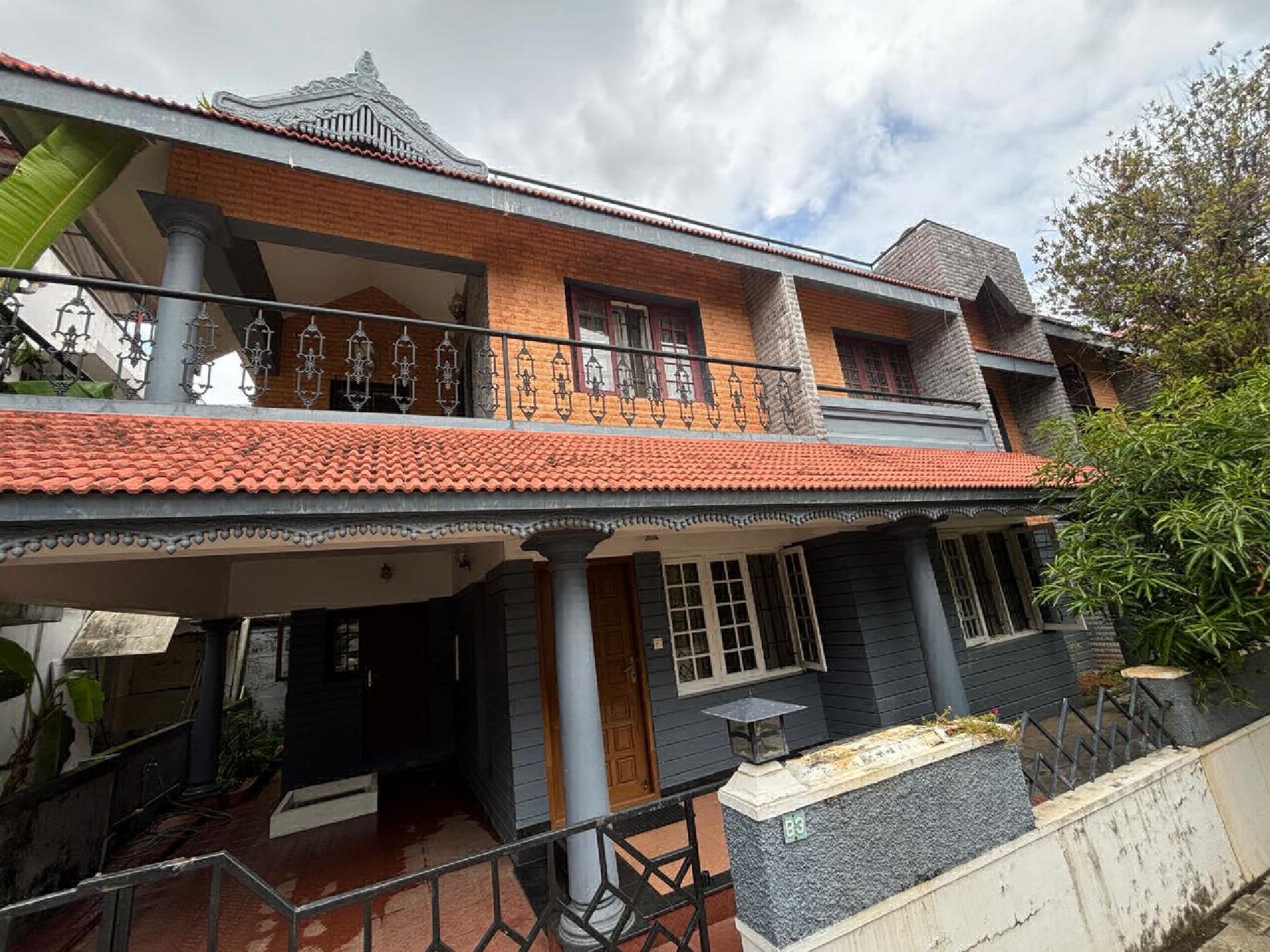 Gated villa for Sale at Thammanam